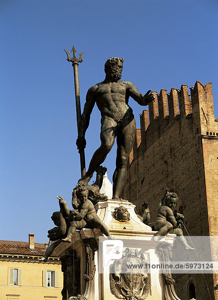 Statue am Brunnen von Neptun  Bologna  Emilia-Romagna  Italien  Europa