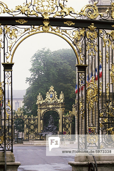 Schmiedeeisen von Lamor  restauriert  Ort Stanislaus  UNESCO Weltkulturerbe  Nancy  Lothringen  Frankreich  Europa