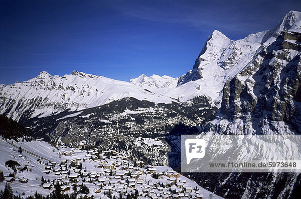 Murren und der Eiger und Monch  Berner Oberland  Schweizer Alpen  Schweiz  Europa
