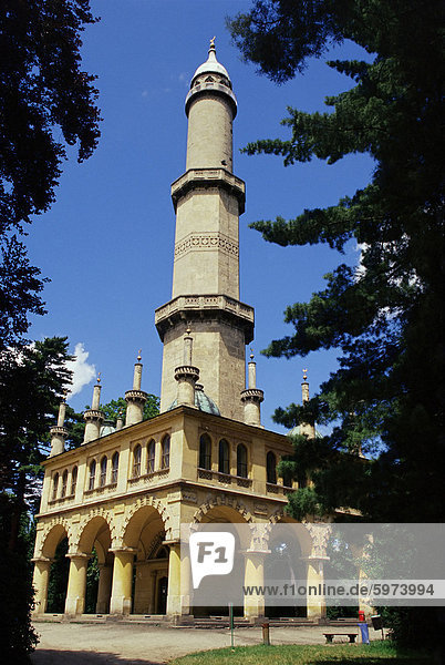 Europa Lifestyle Garten Tschechische Republik Tschechien Palast Schloß Schlösser UNESCO-Welterbe Lednice Minarett türkisch