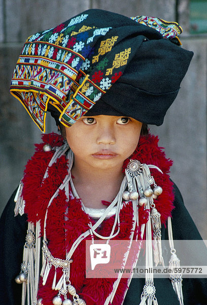 Portrait of a young girl of the Yao (Mien) ethnic group  Baan Huai Nam Yen village  Golden Triangle  northern area  Thailand  Southeast Asia  Asia