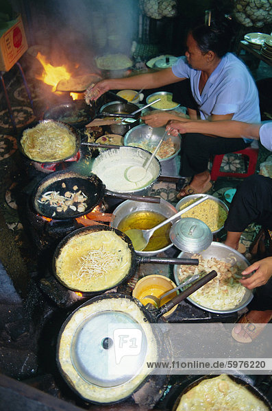 Kochen Sie im Restaurant  Ho-Chi-Minh-Stadt (ehemals Saigon)  Vietnam  Indochina  Südostasien  Asien
