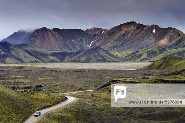 Jokulgilskvisl Tal und Hänge der Berge Kylingaskard und Nordurbarmur  Landmannalaugar Bereich  Fjallabak Gebiet  Island  Polarregionen