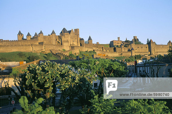 Die mittelalterliche Stadt Carcassonne  UNESCO Weltkulturerbe  Aude  Languedoc Roussillon  Frankreich  Europa