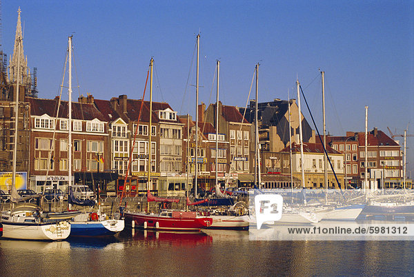 Boote und Hafen  Oostende  Belgien