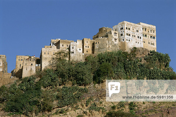 Festung beherbergt auf Hügel  typische Architektur der Gegend  Mahwit  Sana'a Region  Nord-Jemen  Mittlerer Osten