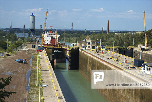 Welland Ship Canal  niedrigere Sperre zwischen Seen Ontario und Erie  Ontario  Kanada  Nordamerika
