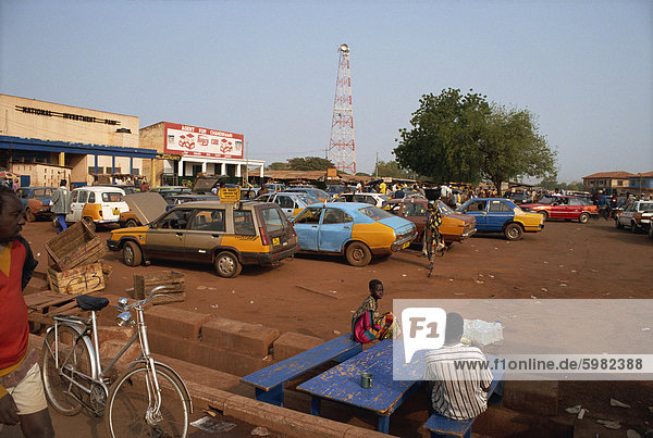 Taxistand  Tamale  Hauptstadt der Northern Region  Ghana  West Afrika  Afrika