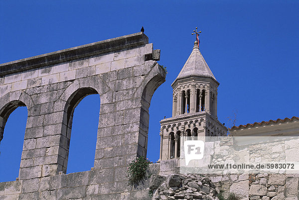 Europa  Wand  Großstadt  Turm  Kathedrale  Trennung  UNESCO-Welterbe  Kroatien  alt