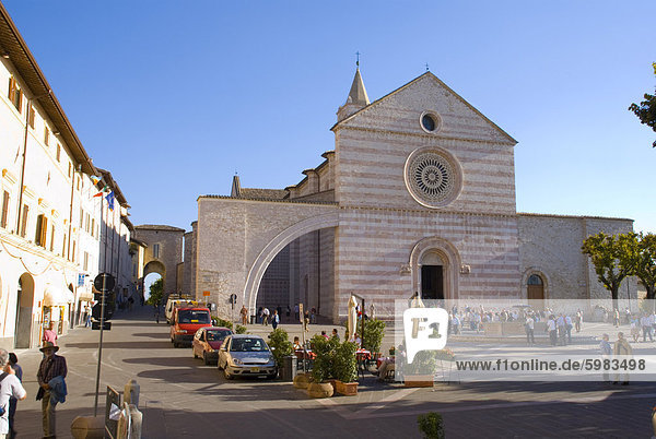 San Chiara Kirche  UNESCO-Weltkulturerbe  Assisi  Umbrien  Italien  Europa