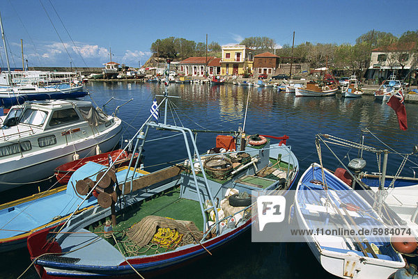 Skala Polichnitos  Hafen und Boote  Lesbos Insel  Nördliche Ägäis  griechische Inseln  Griechenland  Europa