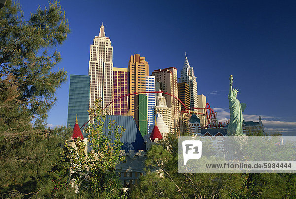 Kopieren von Statue of Liberty und das New York New York Hotel and Casino auf Skyline von Las Vegas  Nevada  Vereinigte Staaten von Amerika  Nordamerika