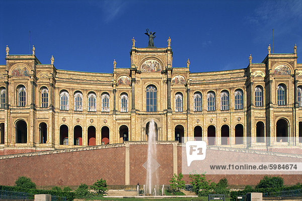 Das Maximilianeum in München  Bayern  Deutschland  Europa