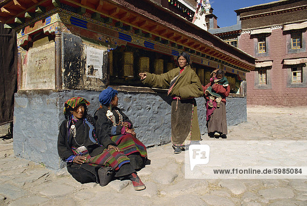 Gebetsmühlen  Sakya-Kloster  Tibet  China  Asien