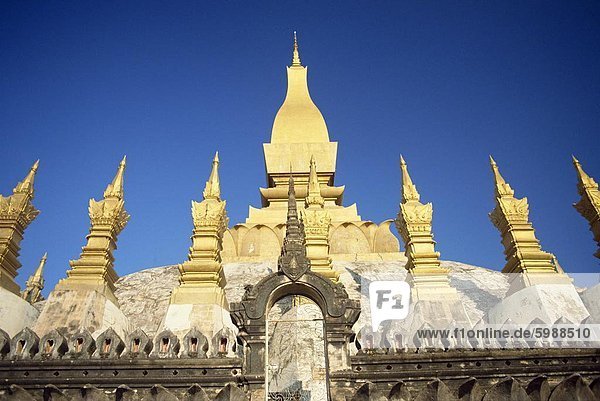 Stupa im Wat Phrathat Luang in Vientiane  Laos  Indochina  Südostasien  Asien