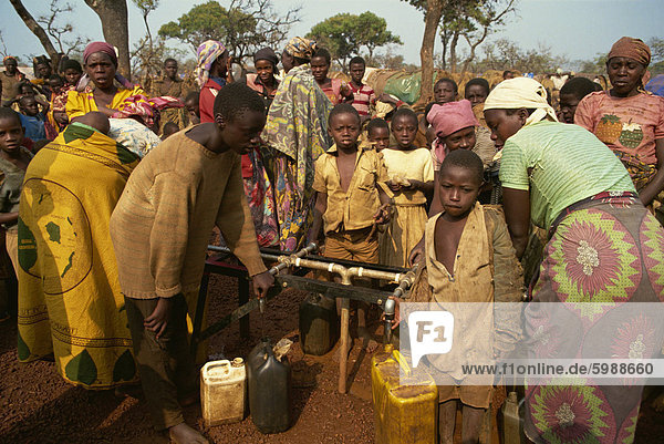 Ruandische Flüchtlinge im Juli 1994  Tansania  Ostafrika  Afrika
