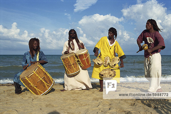 The Original Turtle Shell Band  a group of Garifuna musicians  Dangriga  Stann Creek  Belize  Central America