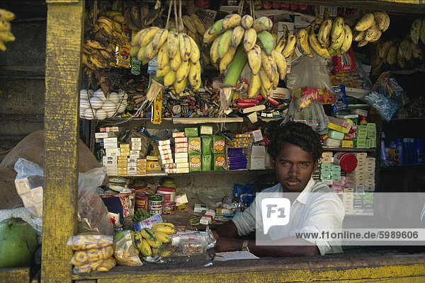 Obst-Verkäufer  Port Blair  Andamanen  Indien  Asien