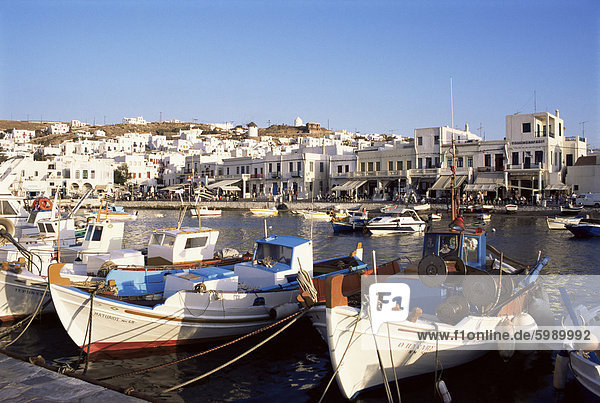 Hafen Sie mit Angeln Boote  Mykonos-Stadt  Insel Mykonos  Kykladen  Griechenland  Europa
