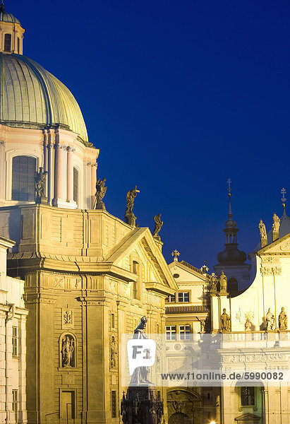 Abend  Kuppel der Kirche von St. Franziskus  Kirche des Heiligen Erlöser  Old Town  Prag  Tschechische Republik  Europa