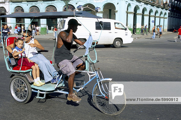 Zyklus dem Taxi  Havanna  Kuba  Westindische Inseln  Mittelamerika