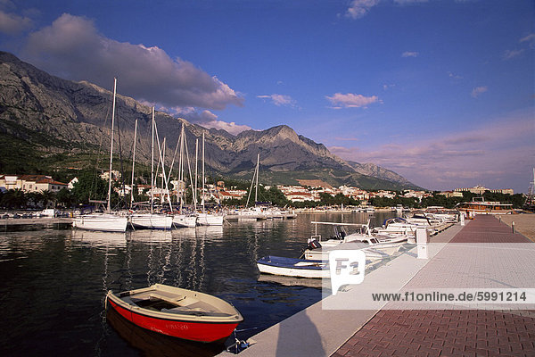 Hafenblick Steg  Baska Voda  Makarska Riviera  Kroatien  Europa