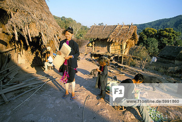 Hmong Dorf von Ban Mak Phoun zwischen Udomoxai (Udom Xai) und Luang Nam Tha Laos Indochina Südostasien Asien