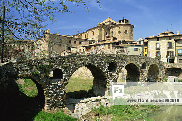 The old bridge and cathedral in the town of Vich (Vic) in Cataluna (Catalonia) (Catalunya)  Spain  Europe