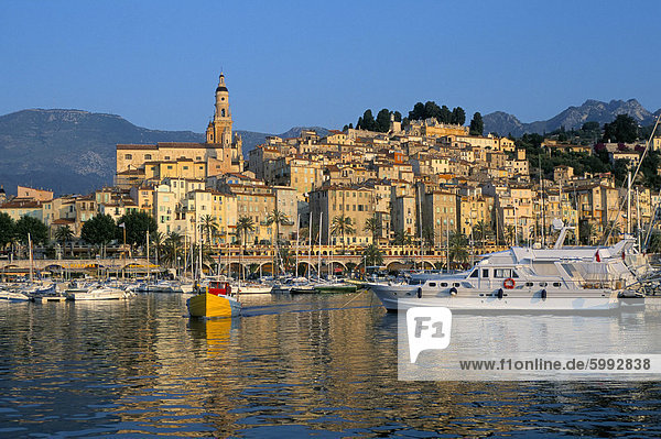 Hafen Frankreich Europa Boot angeln Provence - Alpes-Cote d Azur Cote d Azur Alpes maritimes verlassen Menton
