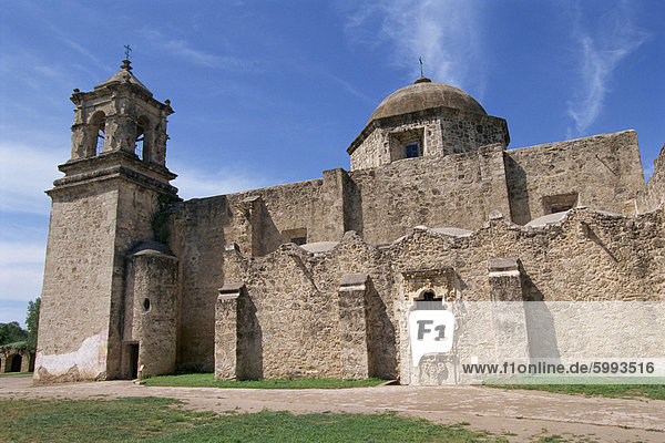 Die Wände  den Glockenturm und die Kuppel der Mission San Jose  das Design von denen ist ein Modell für andere Missionen in die Gegend  San Antonio  Texas  Vereinigte Staaten von Amerika  Nordamerika