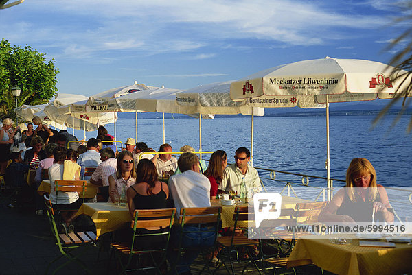 Restaurant Terrasse mit Blick auf den Bodensee  Meersburg  Baden-Württemberg  Deutschland  Europa