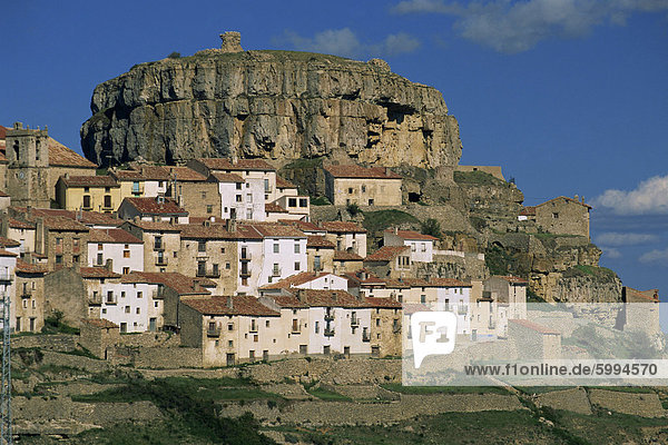 Felsbrocken Europa über Steilküste Dorf Castellon Spanien