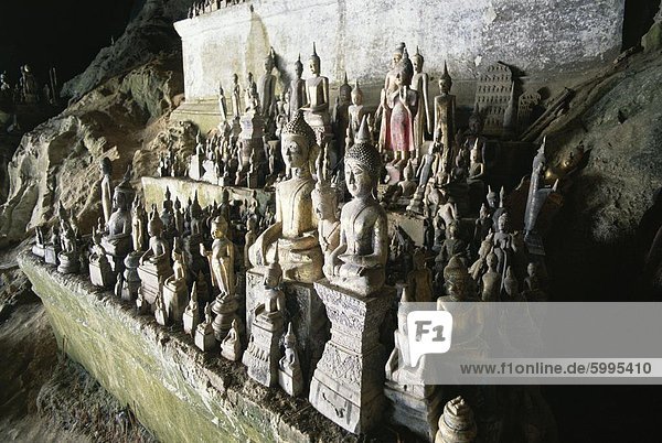 Statuen von Buddha  Pak Ou Höhlen  Laos  Indochina  Südostasien  Asien