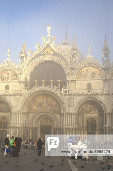 Die Basilika in Nebel  Venedig  UNESCO World Heritage Site  Veneto  Italien  Europa