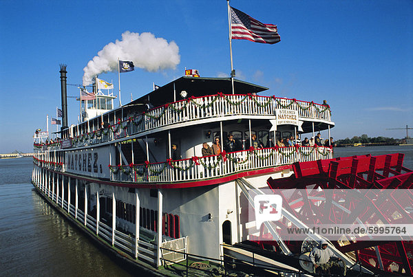 Paddle steamer 'Natchez'  on the edge of the Mississippi River in New Orleans  Louisiana  USA