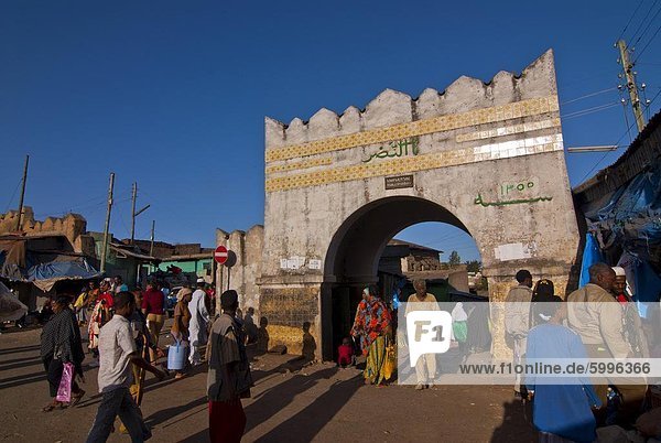 Die antiken Eingangstor von Harar  Äthiopien  Afrika