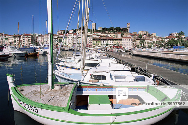 Le Suquet und Hafen  Altstadt  Cannes  Alpes-Maritimes  Cote d ' Azur  Côte d ' Azur  Provence  Frankreich  Mediterranean  Europa