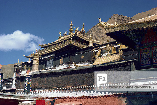 Die Gebäude am Tashilumpo Kloster in Xigaze  Tibet  China  Asien