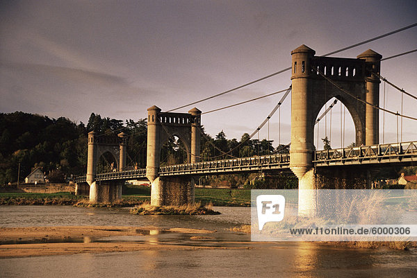 Hängebrücke über den Fluss Loire  Langeais  Indre-et-Loire  Centre  Frankreich  Europa