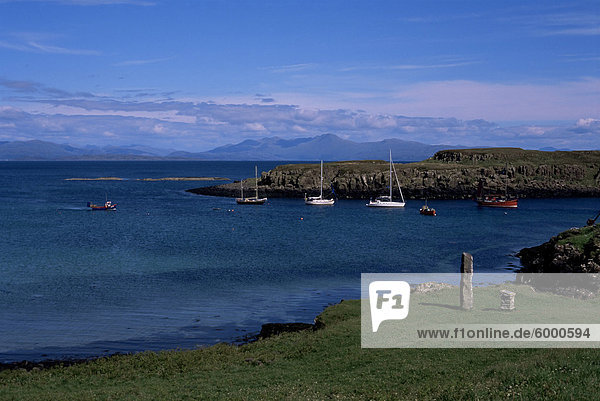 Blick vom Hafen  Insel Eigg  Innere Hebriden  Schottland  Großbritannien  Europa