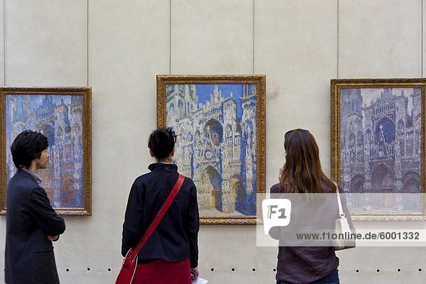 Besucher im Musee d ' Orsay  Paris  Frankreich  Europe