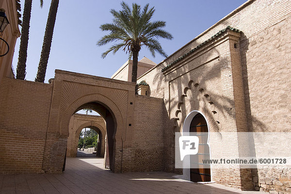 Die Koutoubia-Moschee (Moschee Booksellers')  das Wahrzeichen von Marrakesch  Marokko  Nordafrika  Afrika