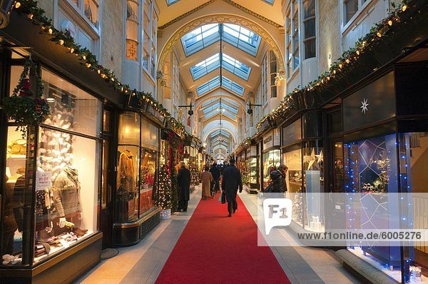 Burlington Arcade an Weihnachten  Piccadilly  London  England  Vereinigtes Königreich  Europa
