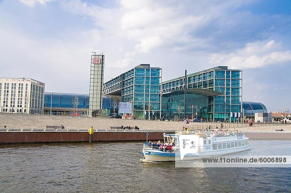 The railway station  Lehrter Bahnhof seen from the Spree in the center of Berlin  Germany  Europe