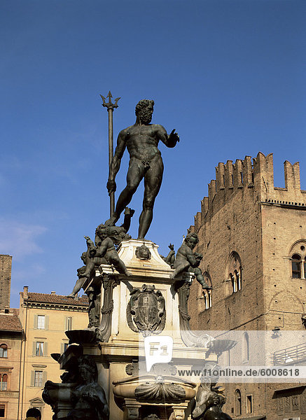 Statue am Brunnen von Neptun  Bologna  Emilia-Romagna  Italien  Europa