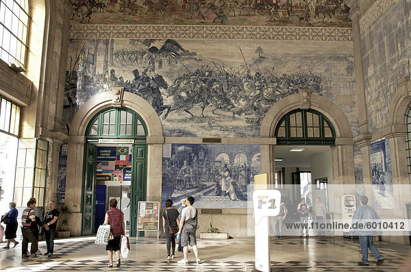 Sao Bento railway station decorated with azulejos  Porto  Portugal  Europe