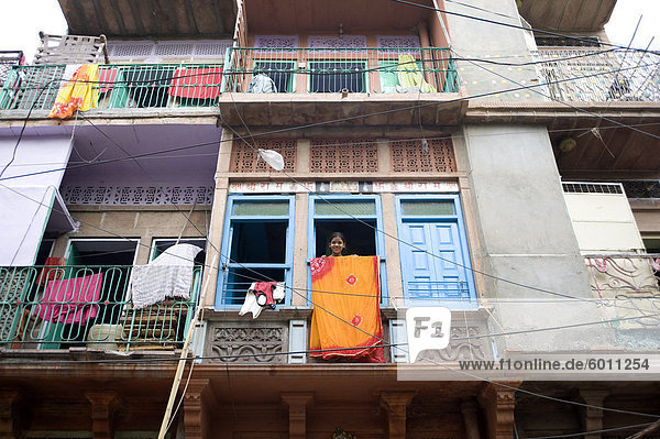 Fenster trocknen Mädchen Asien Indien Jodhpur Rajasthan Sari