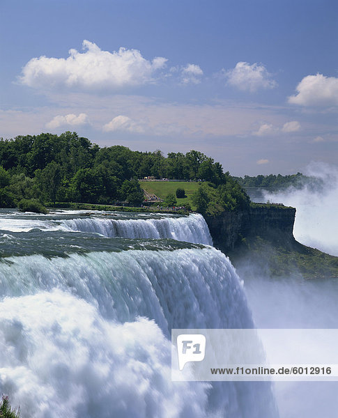 Die American Falls in Niagara Falls  New York State  Vereinigten Staaten von Amerika  Nordamerika