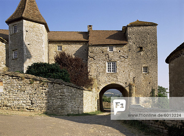 Befestigtes Dorf Gateway  Blanot  Burgund  Frankreich  Europa
