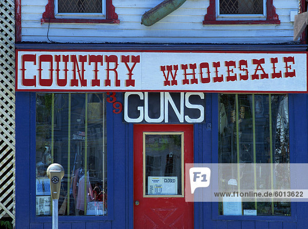 Waffe Geschäft Fassade  Middleburg  New York State  Vereinigten Staaten von Amerika  Nordamerika